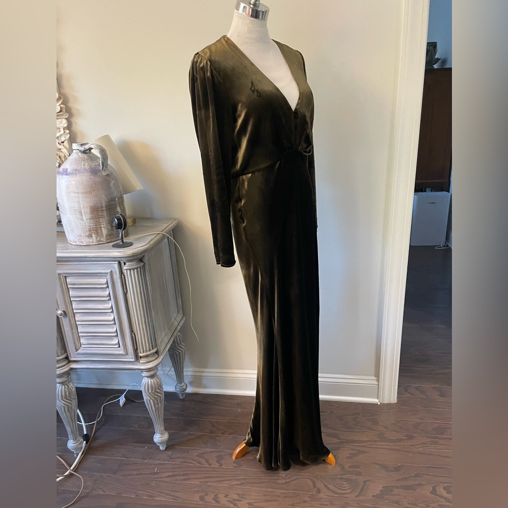 REISS KLARA VELVET PLUNGE MAXI DRESS - Picture 9 of 16